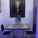 Hollywood Art Studio Apartment