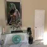 Hollywood Art Studio Apartment